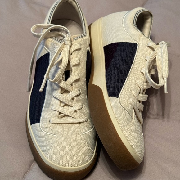 EUC Rothy’s color block lace up sneaker 8 - Picture 2 of 6